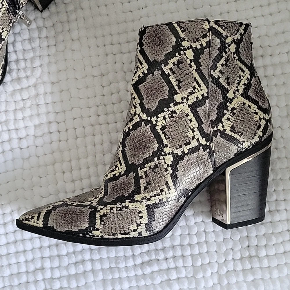 Gray Animal Print - Picture 4 of 8